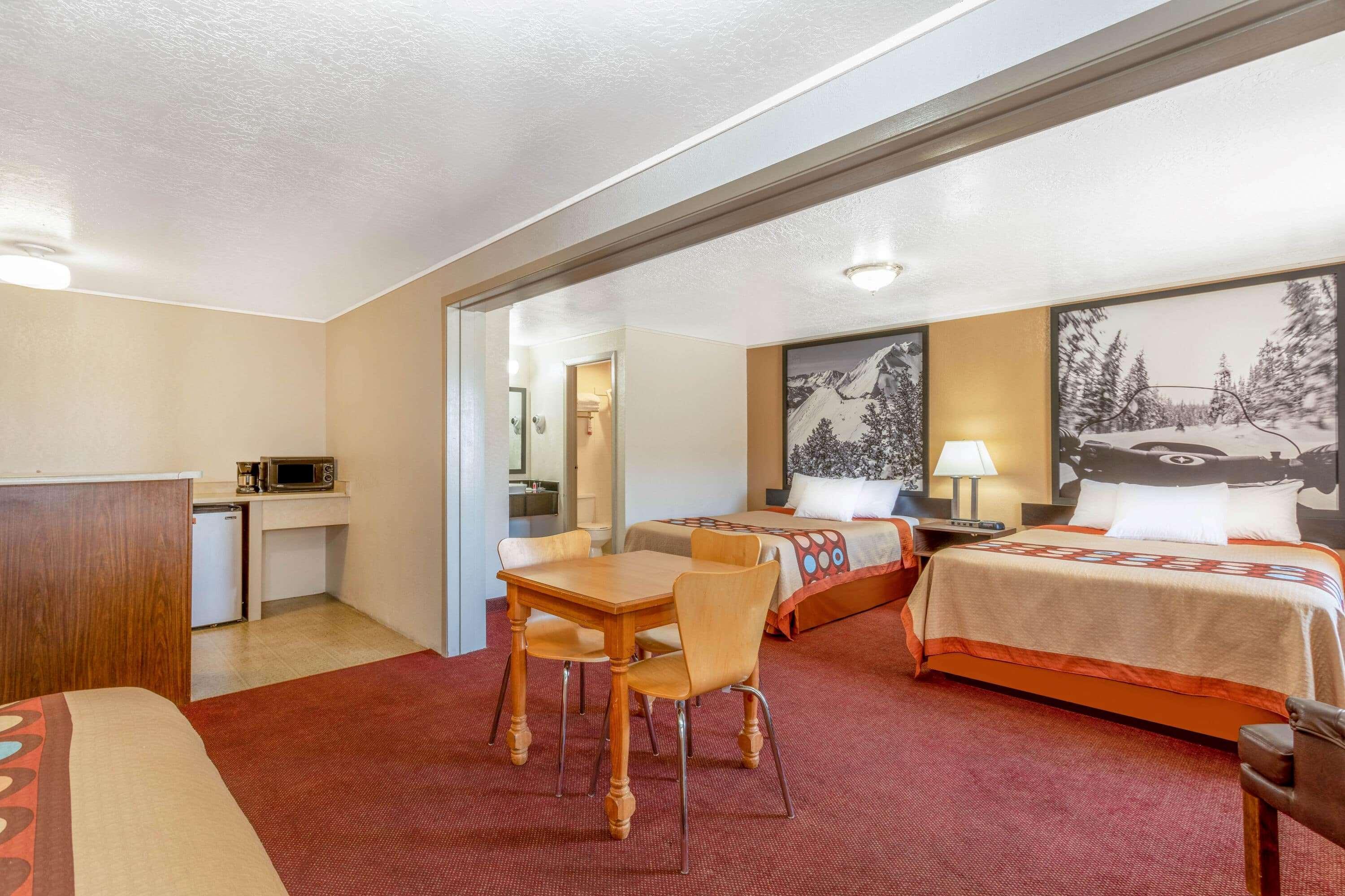 Super 8 By Wyndham Evanston Exterior photo