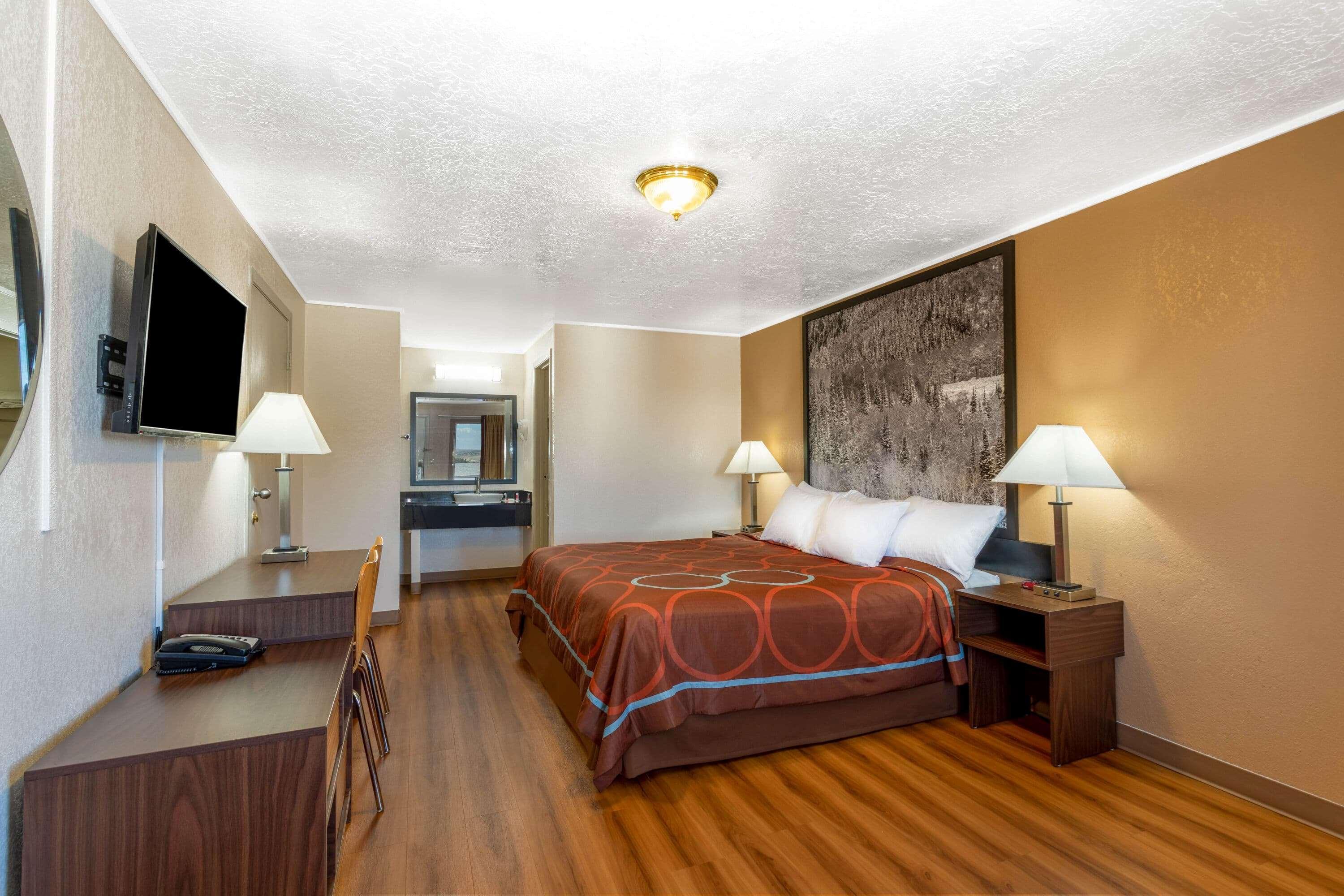 Super 8 By Wyndham Evanston Exterior photo